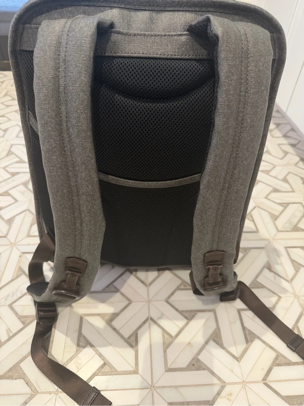 Tumi Alpha 3 Slim Solutions Laptop Brief Pack. Pristine!